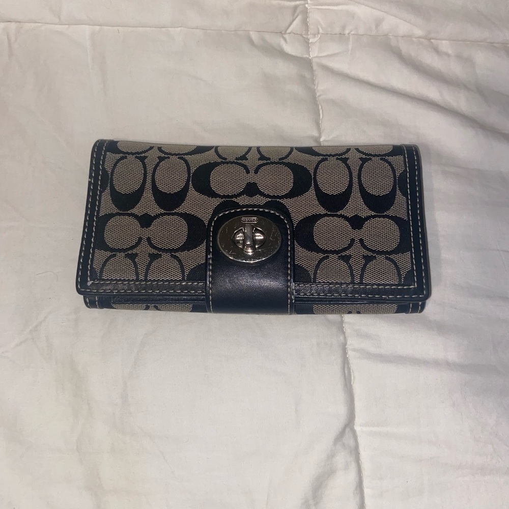 COACH CUTE never used grey gray and black wallet many pockets and cardholders